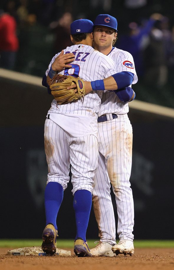 nico hoerner javy Báez cubs hugging