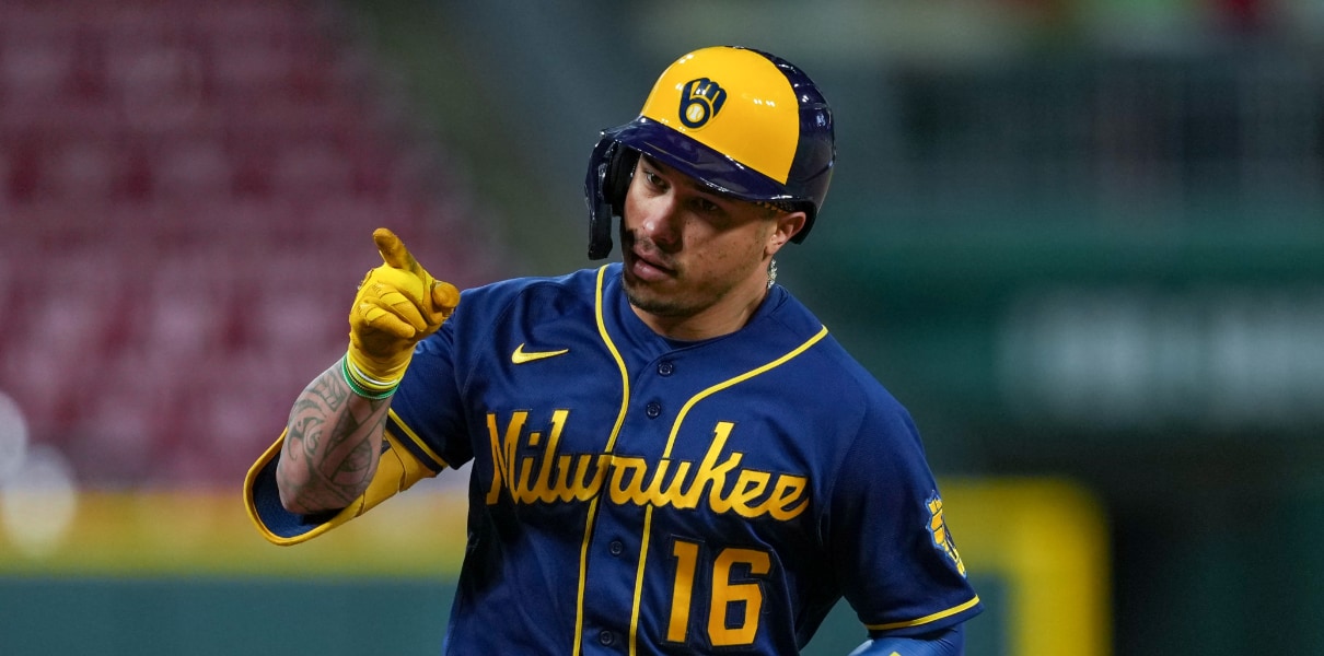 Brewers Trading Kolten Wong to the Mariners for Jesse Winker and
