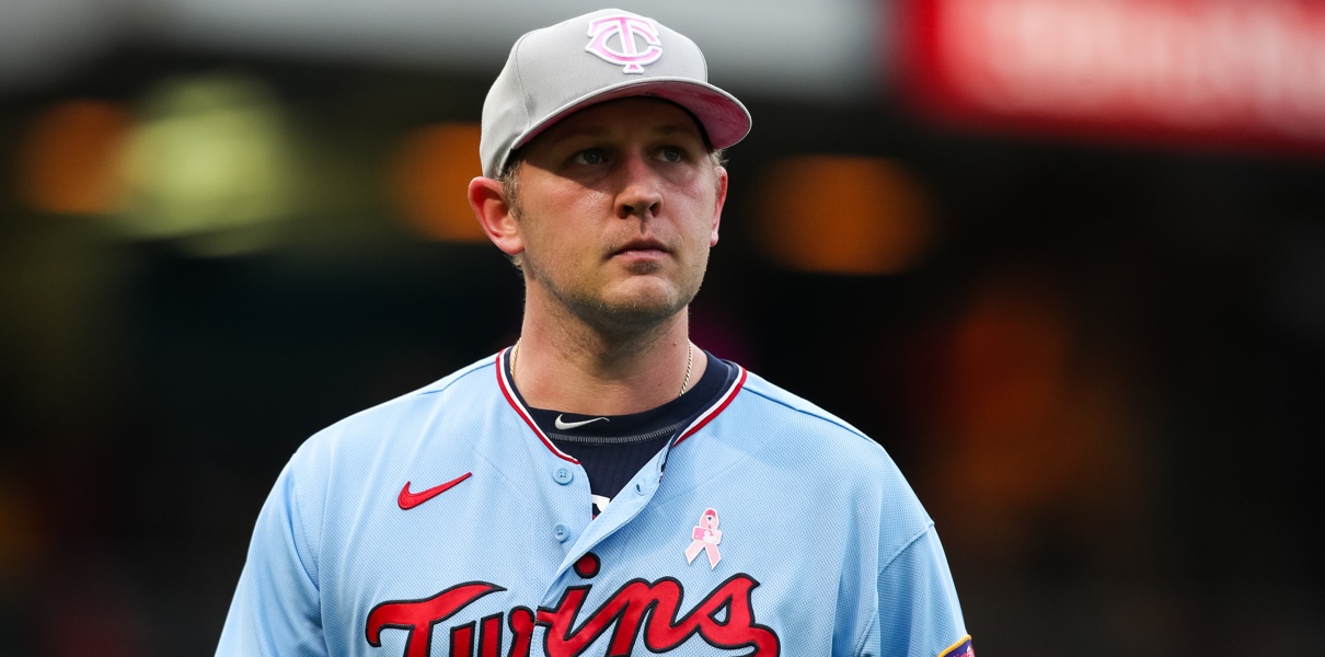 Chicago Cubs Signing Former Twins Reliever Tyler Duffey to a Minor League  Deal - Bleacher Nation