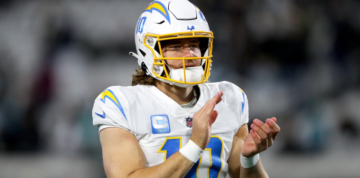 Reports: Chargers QB Justin Herbert agrees to record $262.5M deal, National Sports