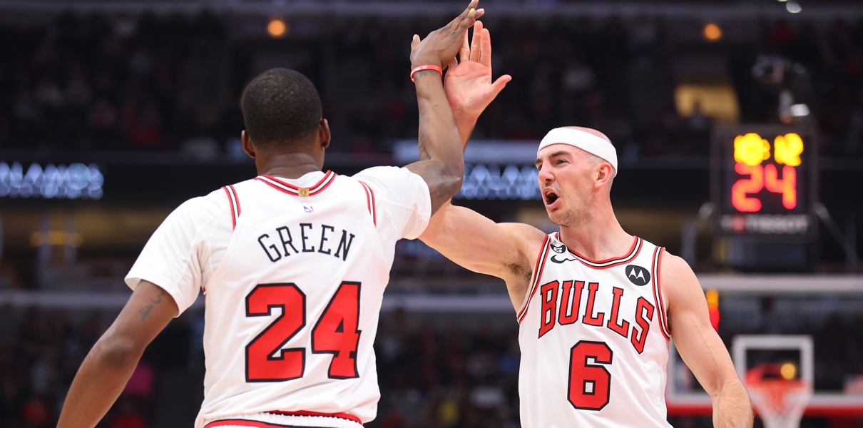 Javonte Green and Alex Caruso of the Chicago Bulls