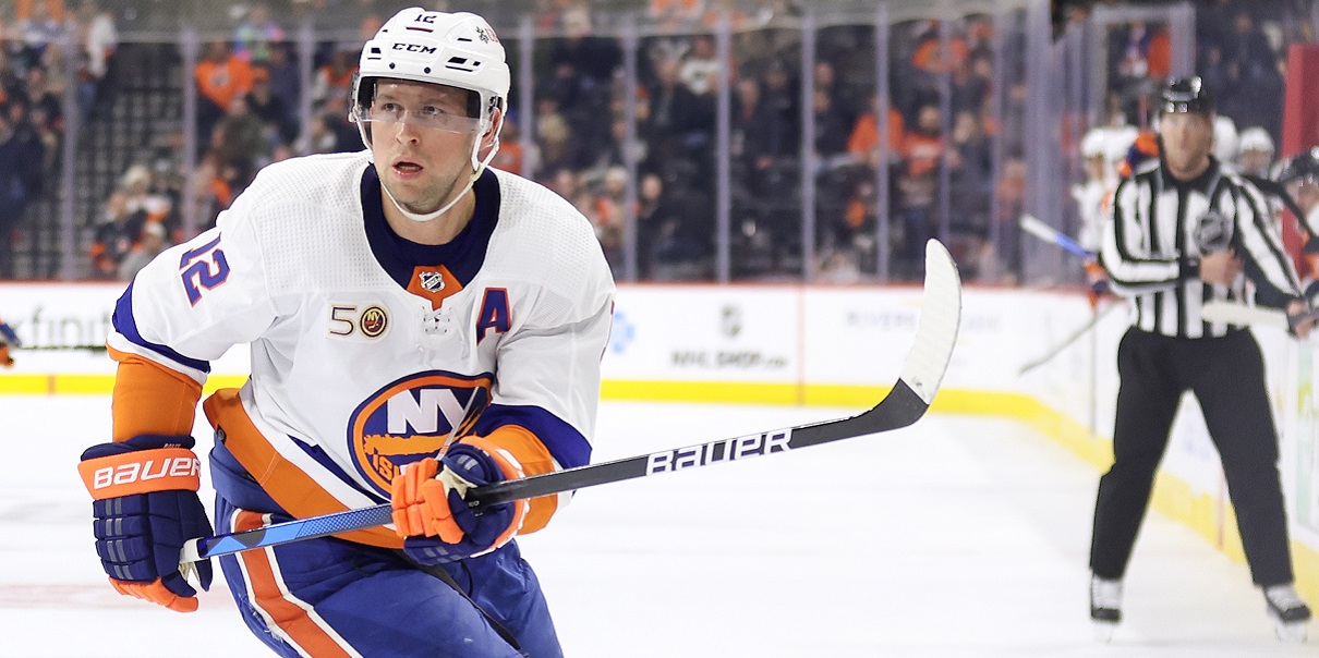 The Blackhawks have acquired Josh Bailey and a 2026 second-round pick from  Islanders in exchange for future considerations 🔁