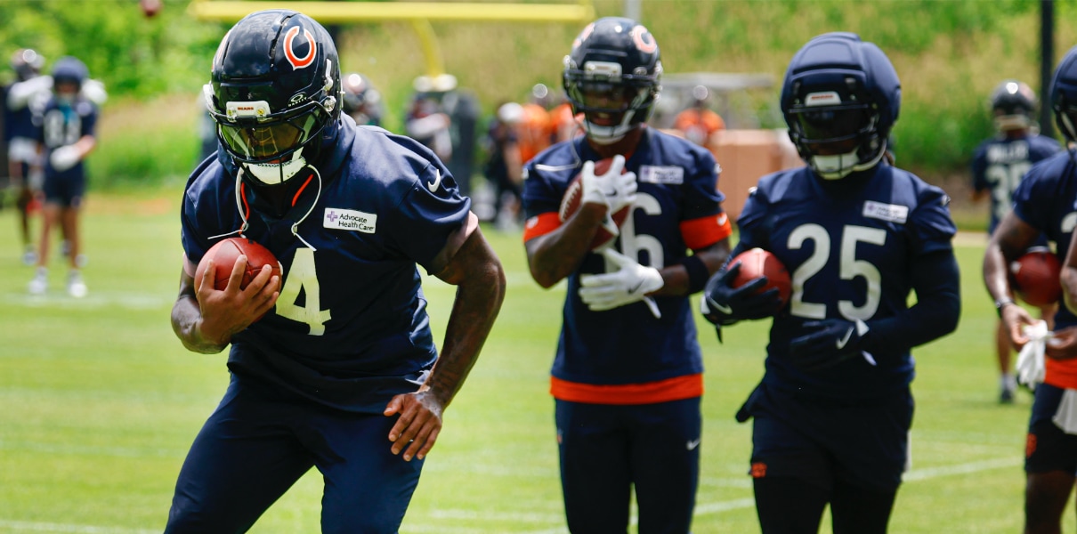 2026 Chicago Bears Training Camp Preview: D&rsquo;Andre Swift and the Running Backs