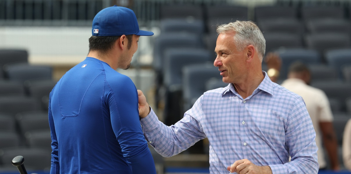 Making History, 30 Days to Deal, Peterson Shelled, Pomeranz Debuts, and Other Cubs Bullets