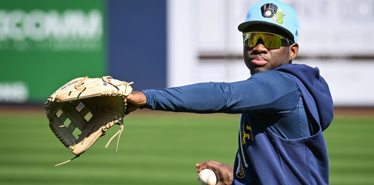 The Milwaukee Brewers Are Calling Up Another Top Prospect, Luis Lara